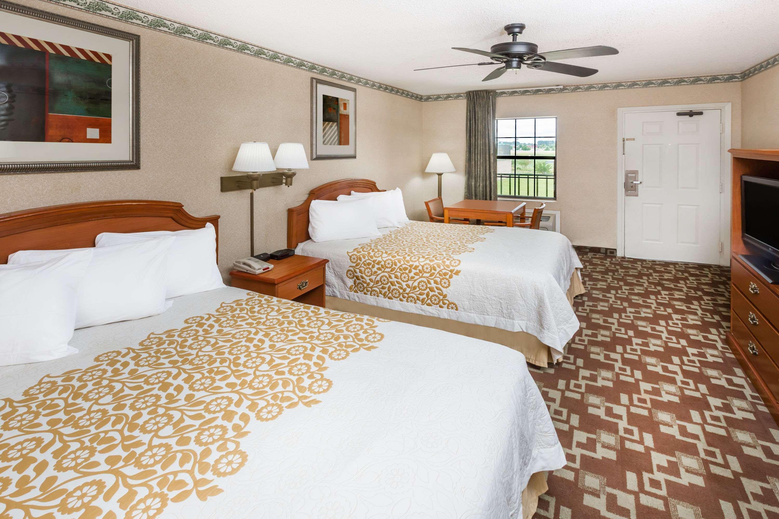 Days Inn By Wyndham Batesville Exterior foto